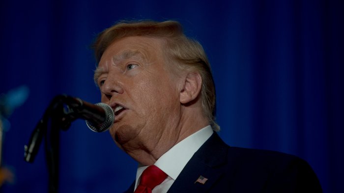 Judge Issues Gag Order for Trump in Fraud Trial After Post Targeting ...