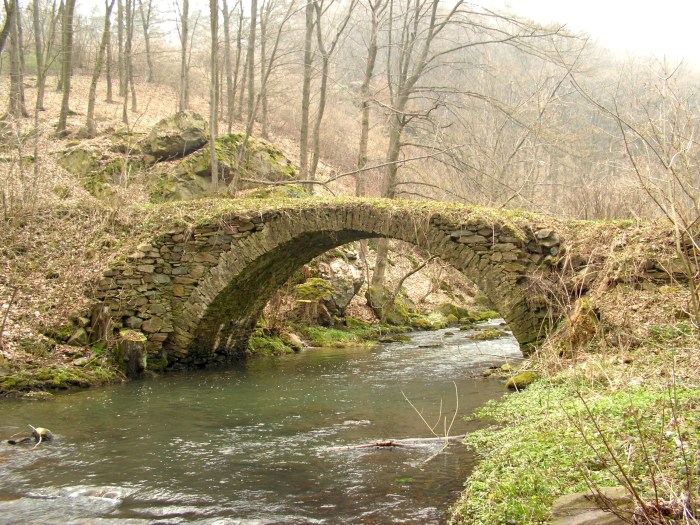 File:Most přes Vrchlici.jpg