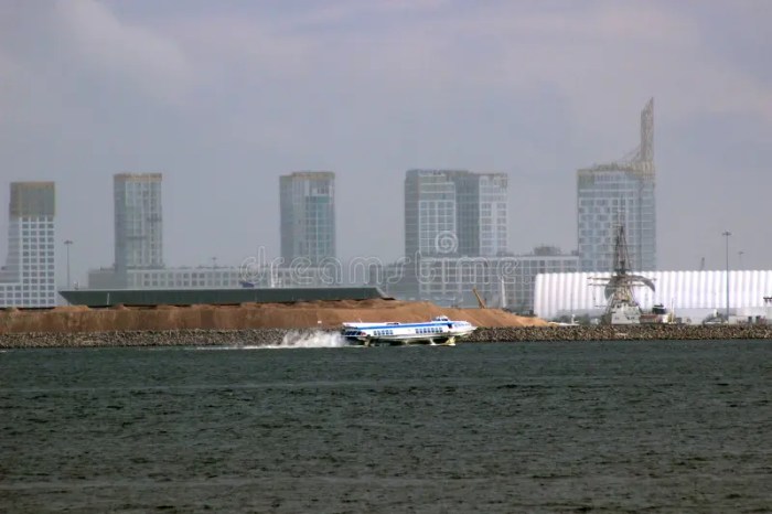 C. 50,000 BCE: Arizona's Meteor Crater - A Window into Earth's Impact ...