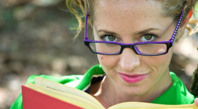 Reading A Quantum Clock Costs More Energy Than Actually Running One